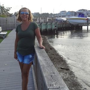 Meet your Posher, Lorie